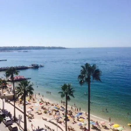 Sea Front In Juan-les-pins アパート アンティーブ