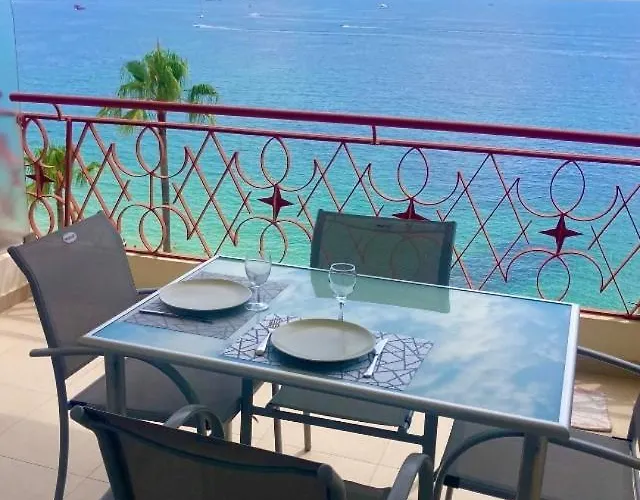 Sea Front In Juan-les-pins アンティーブ